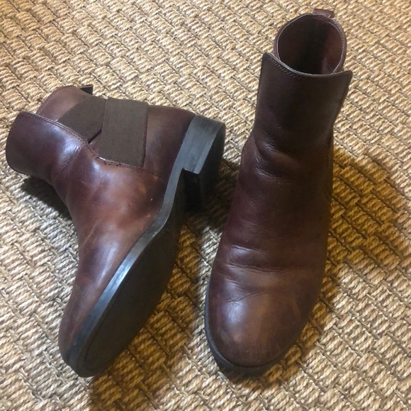 Lauren Ralph Lauren brown leather ankle booties - Picture 2 of 7